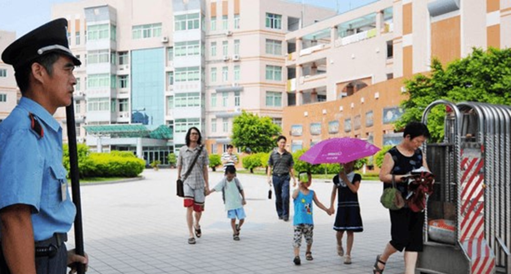 Mua chung cư sẽ có môi trường sống an ninh tốt hơn mua đất